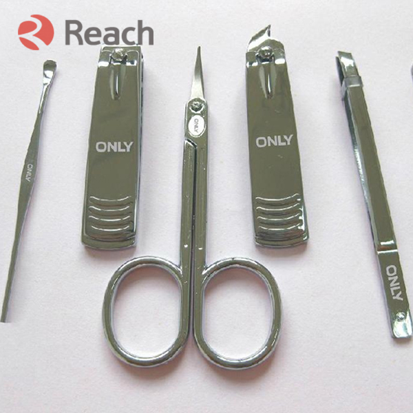 Laser marking is carried out on nail clippers for daily necessities